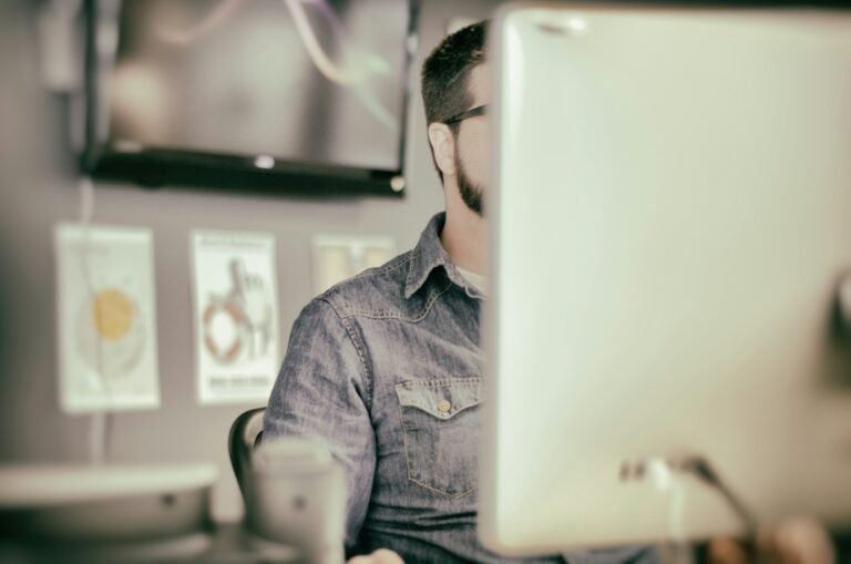 Large modular drawer that adapts to your workspace